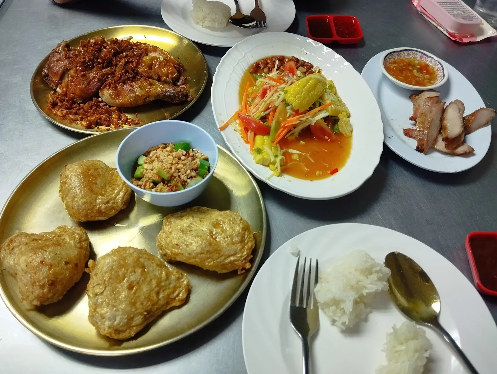 ภาพจริงของ ไก่ทอดเจ๊กี ย่านนานา จาก Google Maps (รูปที่ 2)