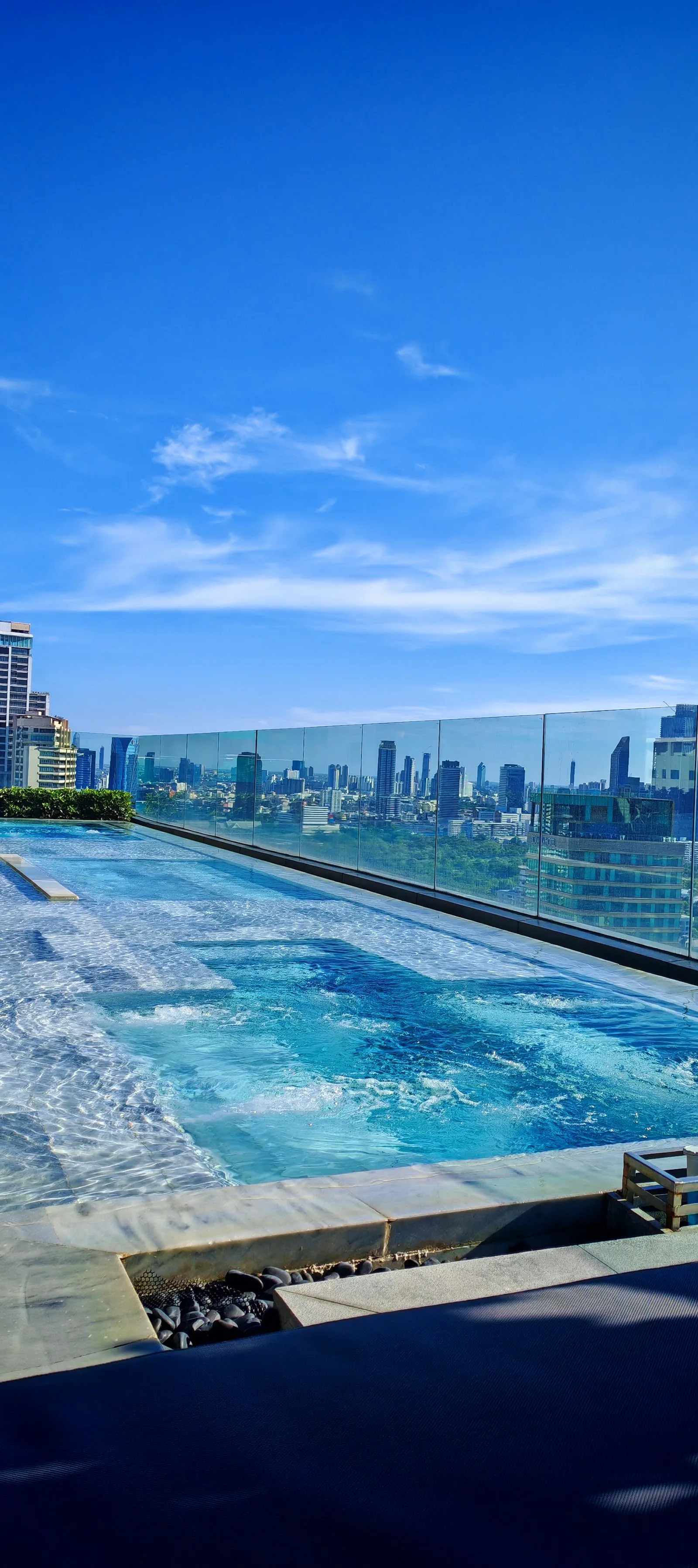 ภาพจริงของ เซอเลส อโศก ย่านนานา จาก Google Maps (รูปที่ 2)