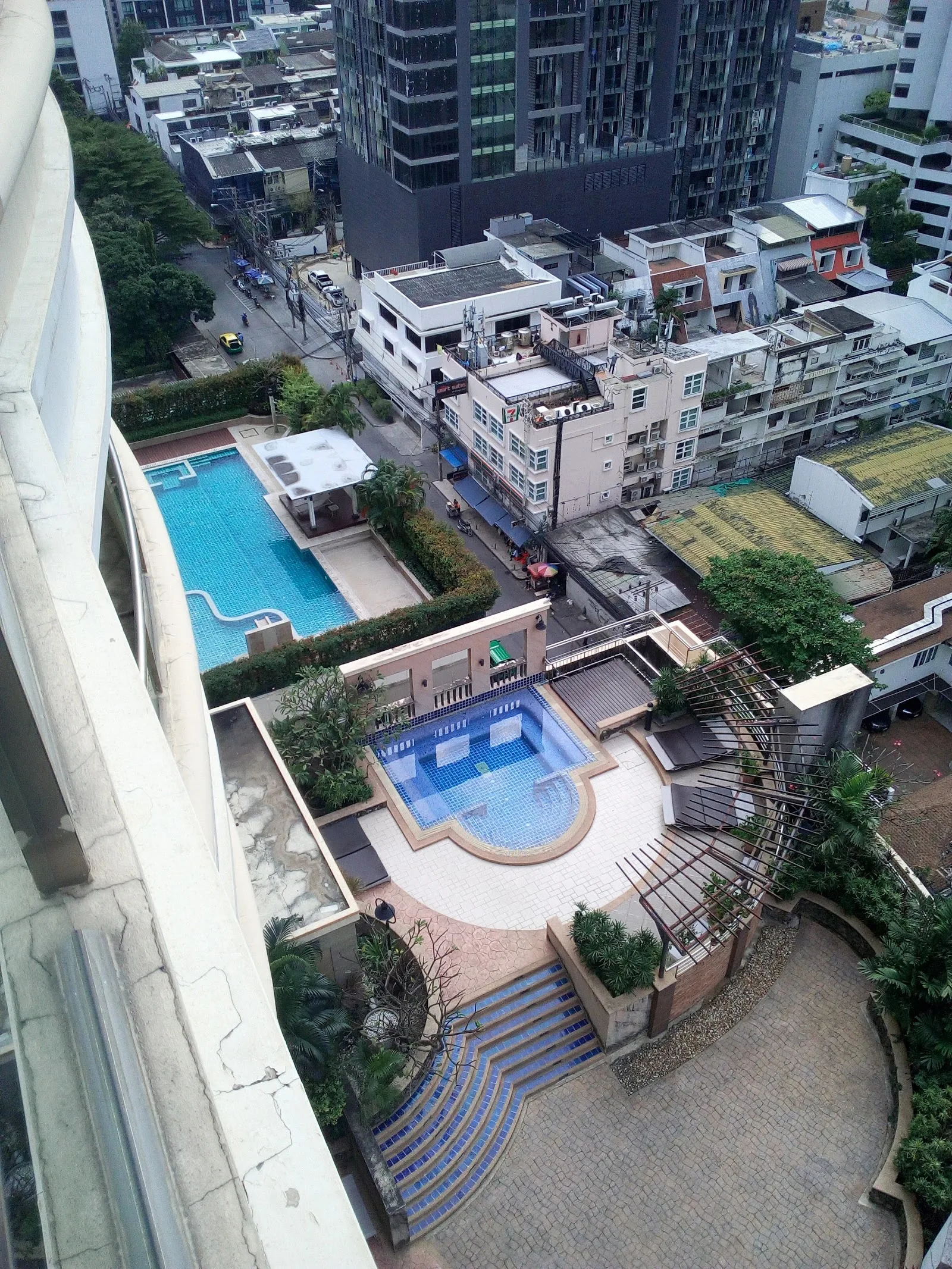 ภาพจริงของ Sukhumvit City Resort ย่านนานา จาก Google Maps (รูปที่ 6)