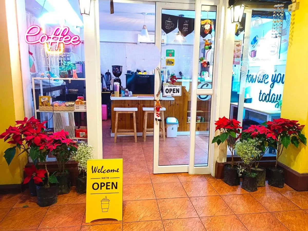 Siri's Cafe ( Sukhumvit 4 )