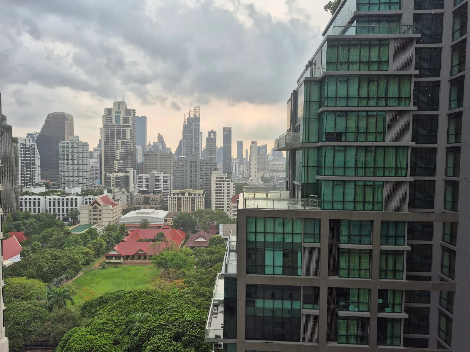 ภาพจริงของ แกรนด์พาร์ควิว อโศก ย่านนานา จาก Google Maps (รูปที่ 6)